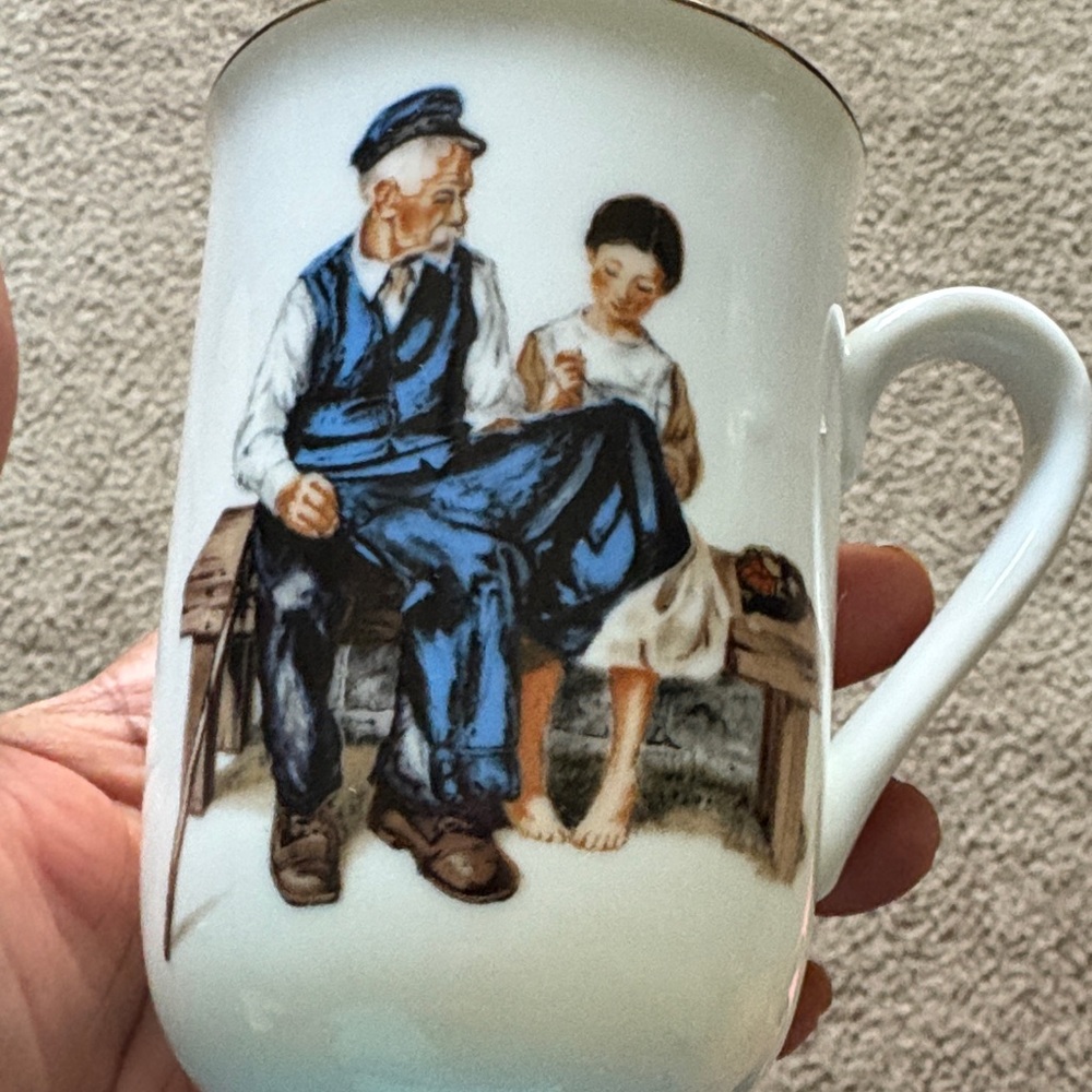 Norman Rockwell Blue and White Coffee Mug, no
Chips like new condition - Picture 1 of 4